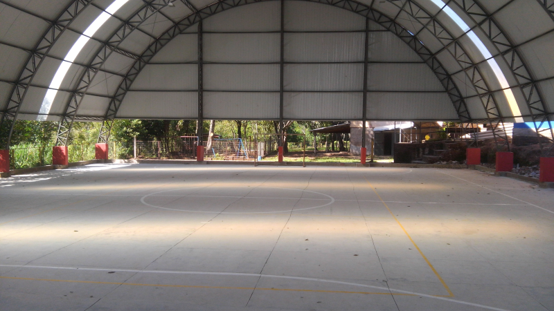 Quadra de Esportes da E. M. Machado de Assis em fase de conclusão